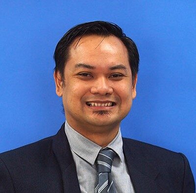 Head-and-shoulders profile photograph, left side